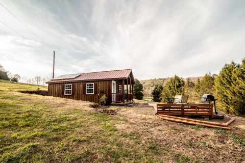 An Overnight Stay At This Secluded Cabin In Pennsylvania Costs Less Than $100 A Night And Will Take You Back In Time