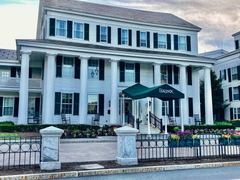 The Historic Equinox In Vermont Is Notoriously Haunted And We Dare You To Spend The Night