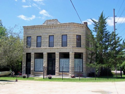 Tucked Away On An Iowa River, General Store Pub Is A Gorgeous Restaurant With Unforgettable Food