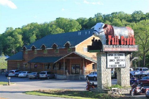 Fall Creek Steak And Catfish House Bakes The Best Rolls In Missouri