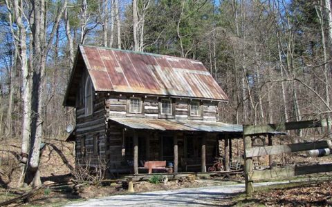 An Overnight Stay At This Secluded Cabin In Indiana Costs $175 Or Less A Night And Will Take You Back In Time