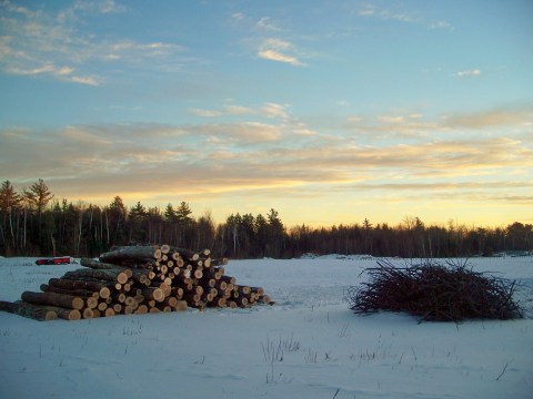 Everyone In New Hampshire Should See What’s Inside The Boundaries Of This Abandoned Town