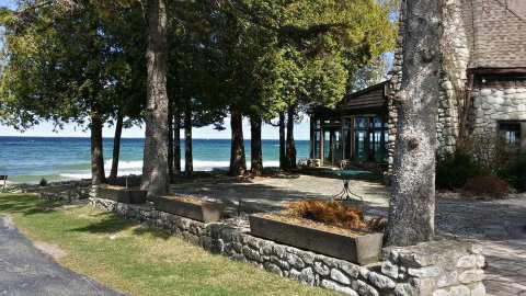 Wisconsin’s Local-Approved Glidden Lodge Has The Best Food And Views In Door County