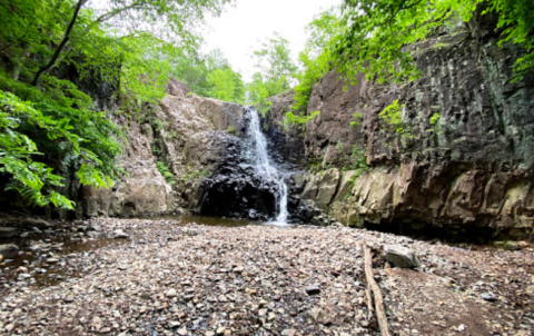 Hemlock Falls Trail In New Jersey Will Lead You Straight To A Beautiful Waterfall