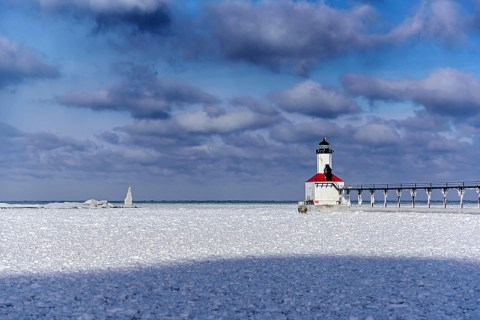 Get Ready To Bundle Up, The Farmers Almanac is Predicting Unreasonably Cold Temperatures This Winter In Indiana