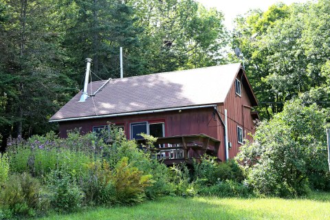 An Overnight Stay At This Secluded Cabin In Vermont Costs Less Than $100 A Night And Will Take You Back In Time