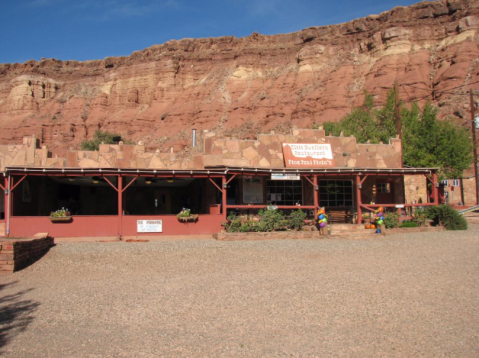 Cliff Dwellers Restaurant Is A Middle-Of-Nowhere Arizona Eatery With Awe-Inspiring Grand Canyon Views