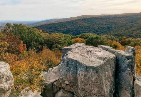 The Wolf Rock And Chimney Rock Trail In Maryland Takes You To Two Stunning Vistas And Back