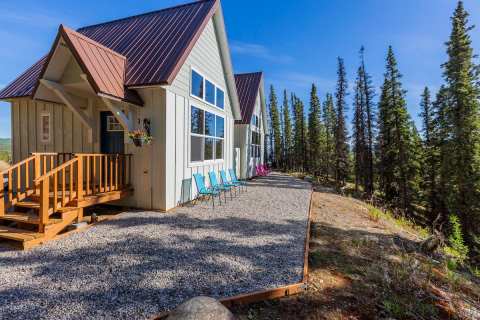 Autumn In Alaska Looks Mighty Good Outside Of These Floor To Ceiling Windows In This Cabin In Denali