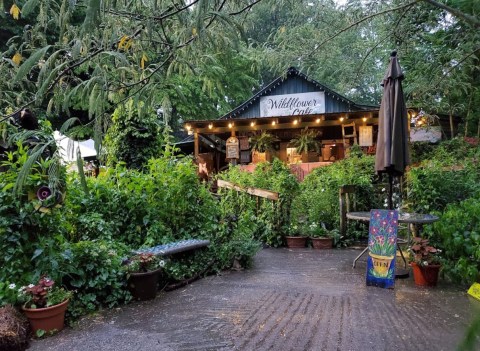 The Secluded Restaurant In Alabama That Looks Straight Out Of A Storybook