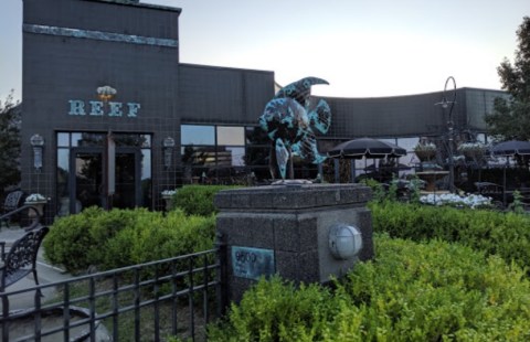 An Ocean-Themed Restaurant, The Reef In Missouri Serves Scrumptious Seafood Dishes