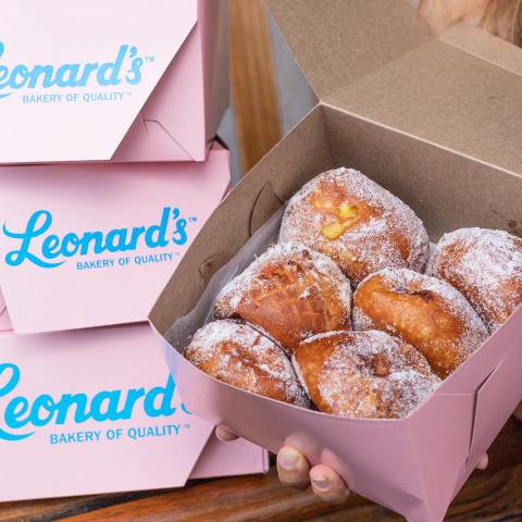 Devour The Best Homemade Malasadas At This Food Truck Bakery In Hawaii