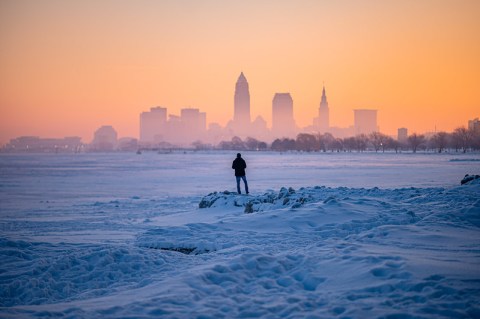 Prepare Yourself For Polar Temperature Swings This Winter In Cleveland, According To The Farmers Almanac