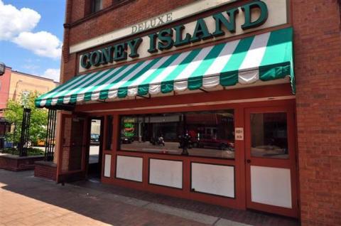 Since 1928, The Old-School Restaurant Deluxe Coney Island Has Served Up Hot Dogs, Gyros, And More In Duluth, Minnesota