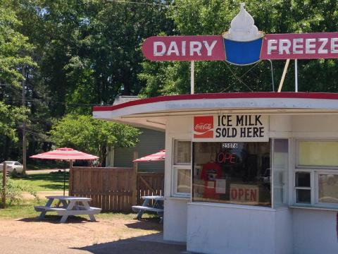 A Tiny Mississippi Restaurant, Dairy Freeze Serves Up Heaping Helpings Of Nostalgia