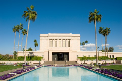 Mesa Arizona Temple Is An Incredible Palace Hiding Right Here In Arizona