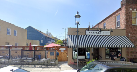 Everyone Loses Their Minds Over These Authentic Lobster Rolls In Washington