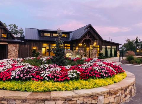 Enjoy Great Burgers With Unbeatable Views At Top Of The Rock Brewery In Tennessee