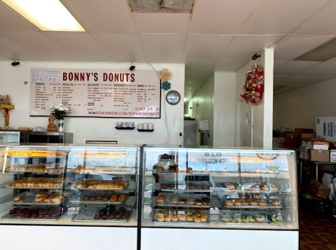 Bonnie's Donuts In Texas Has 10-Pound Cinnamon Rolls Bigger Than Your Head