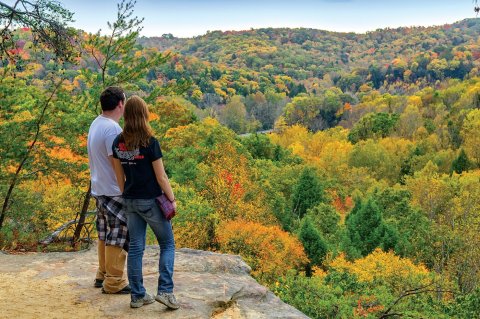 Conkle's Hollow Gorge Trail Is An Easy Ohio Hike That Transforms Into A World Of Fall Colors Each Year