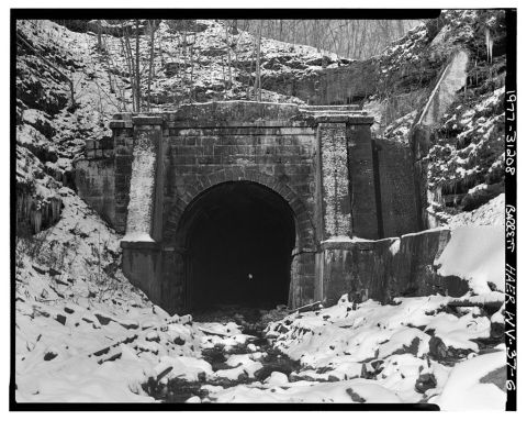 Built At The Cost Of Many Lives, This Half-Mile Train Tunnel In West Virginia Is Now Abandoned