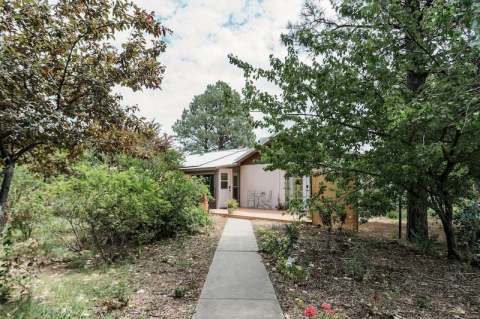 Sneak Away To This Charming 1820s Farmhouse In New Mexico For The Perfect Staycation