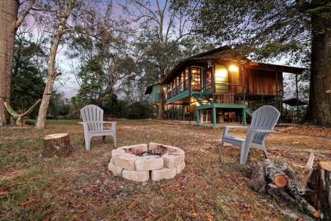 The Peace Of Soul Treehouse Near The Bogue Chitto River In Louisiana Lets You Glamp In Style