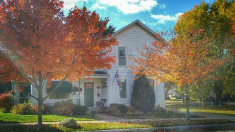 A Homey Stay At The Pentwater Abbey In Michigan Will Make You Feel Like You're At Grandma's House