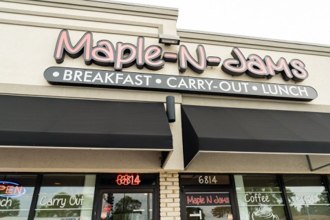 From Skillets To Crepes, Maple-N-Jams Has Some Of The Best Breakfast In Illinois