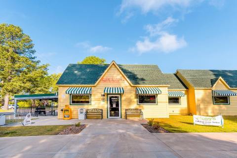 Stoby’s Restaurant In Arkansas Claims To Have The World's Best Cheese Dip