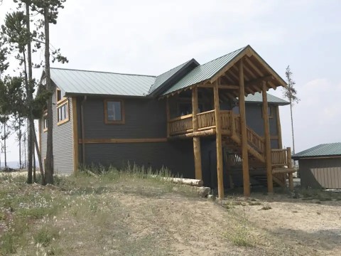 Wake Up On Top Of A Mountain At This Mountain Top Airbnb Stay In Wyoming