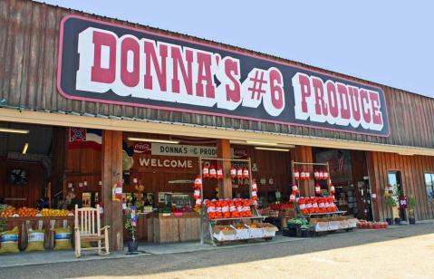 Choose From More Than 20 Flavors Of Scrumptious Cake And Pie When You Visit Donna’s #6 Produce In Mississippi