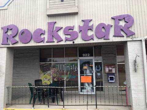 The 30-Inch Pizza At Rockstar Pizza In Indiana Is Insane And Outrageously Delicious