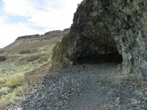 Follow This 1.2-Mile Trail In Washington To A Hidden Cave, Unique Rock Formations, And Native American Artwork