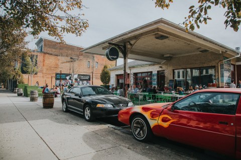 Order An Old-Fashioned And Wood-Fired Pizza At Garage Bar, The Quirkiest Bar In Kentucky