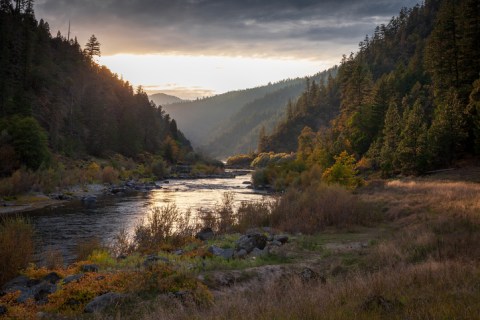 Valley Of The Rogue River State Park Just Might Be The Most Underrated Park In Oregon