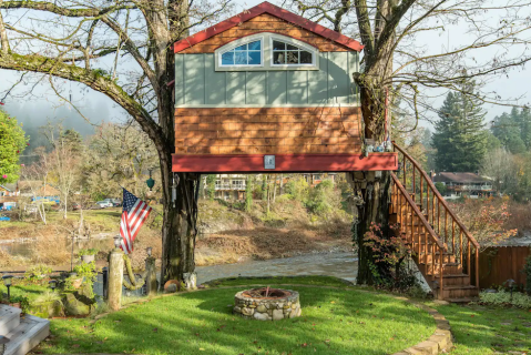 Washougal Riverside Treehouse Near The Columbia Gorge In Washington Lets You Glamp In Style