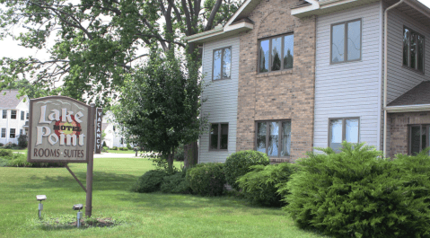 Lake Point In Ohio Is A Humble Motel With A Million-Dollar Waterfront View