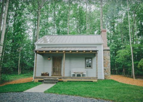 Once An Old Post Office, This Renovated Cabin Is One Of The Coolest Places To Stay In Virginia