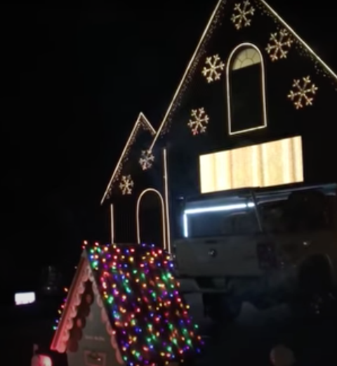 This Neighborhood Drive-By Christmas Lights Display In Kansas Will Make Your Holiday Season Magical