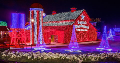 Take A Holiday Hayride Through Over 4 Million Dazzling Lights At Santa's Wonderland In Texas