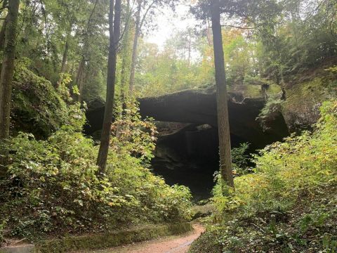 The Beautiful Bridge Hike In Alabama That Will Completely Mesmerize You