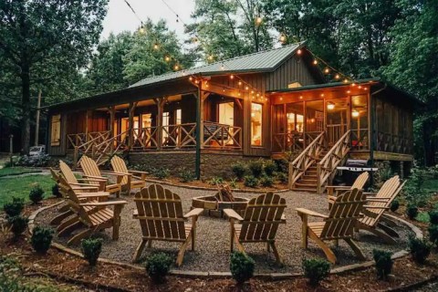 This Cabin Airbnb In Mississippi Comes With Its Own Lake