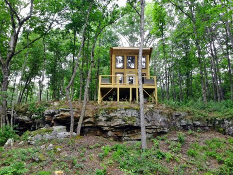 Stay Overnight At This Spectacularly Unconventional Treehouse In Alabama