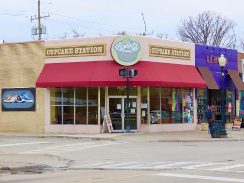 Choose From More Than 20 Flavors Of Scrumptious Cupcakes When You Visit Cupcake Station In Michigan