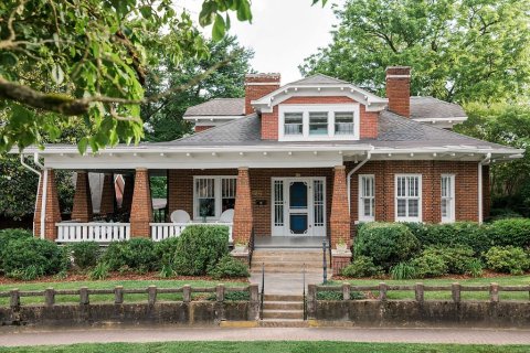 Ellijay River House In Georgia Is The Bed & Breakfast Mountain Getaway We All Need