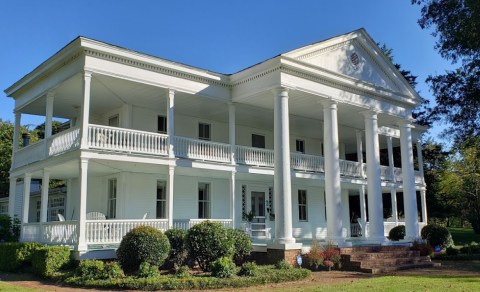 The Romantic Alabama Getaway That’s Perfect For A Chilly Weekend