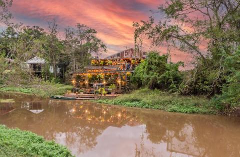 The Little Big Cup Is A Waterfront Restaurant In Louisiana That’s Straight Out Of A Fairytale