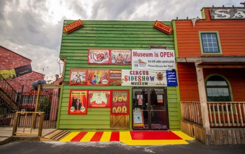 There's A Sideshow Museum In Missouri And It's Full Of Fascinating Oddities, Artifacts, And More