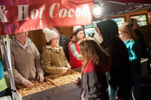 ChristKindlMarkt Is An Old-World Holiday Market In Michigan That Will Take You Back In Time